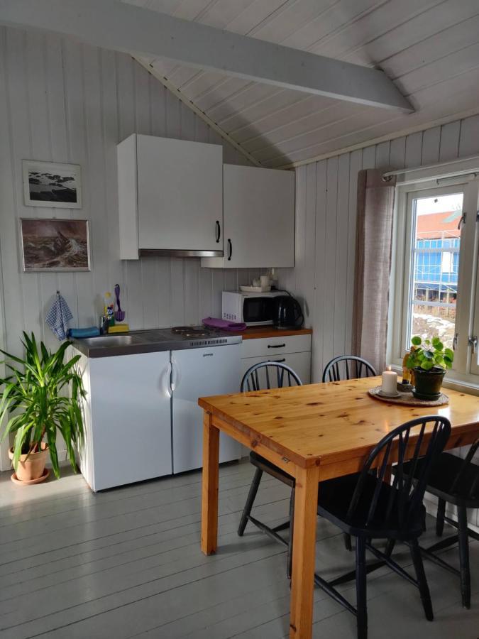 Fiskekrogen Rorbuer Henningsvær Exterior photo